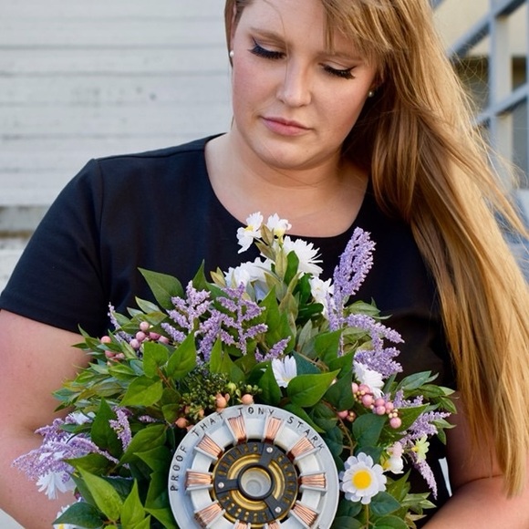 Meet your Posher, Simmie - Picture 3 of 7